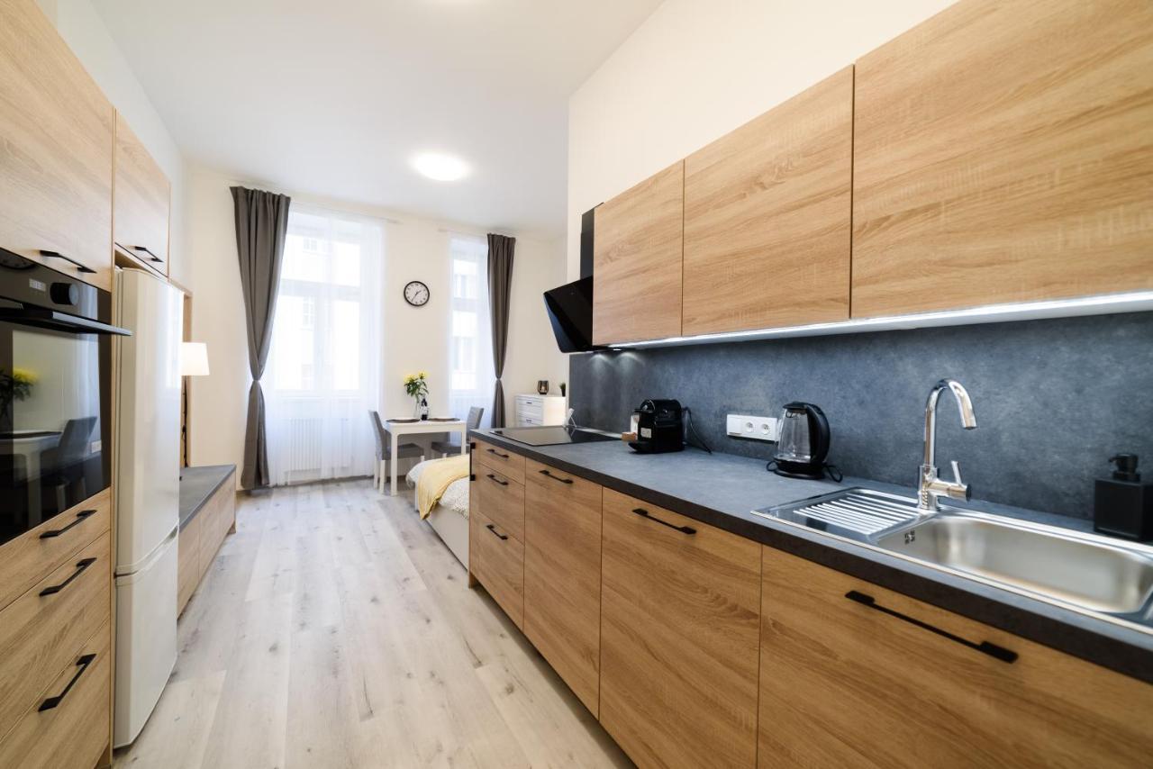New Apartments Near Dancing House Praga Exterior foto