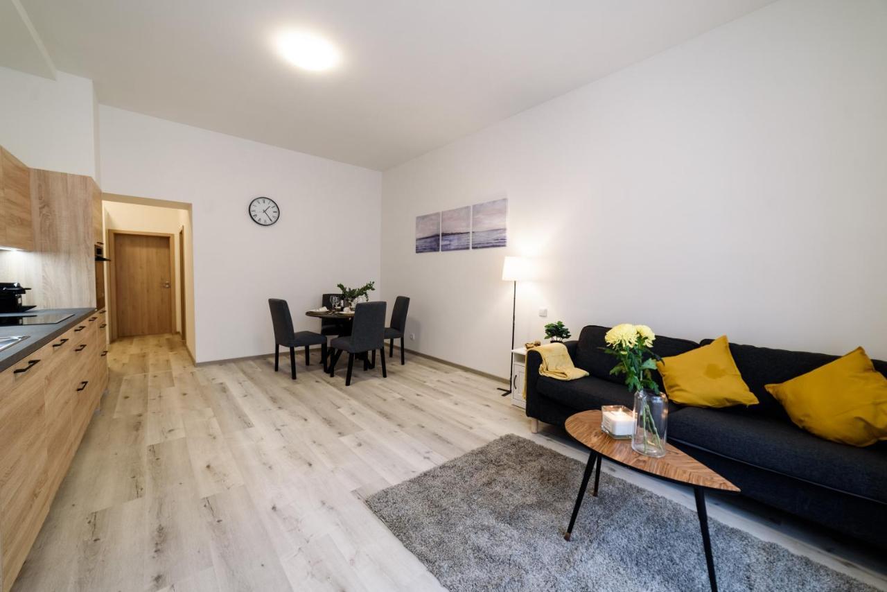 New Apartments Near Dancing House Praga Exterior foto