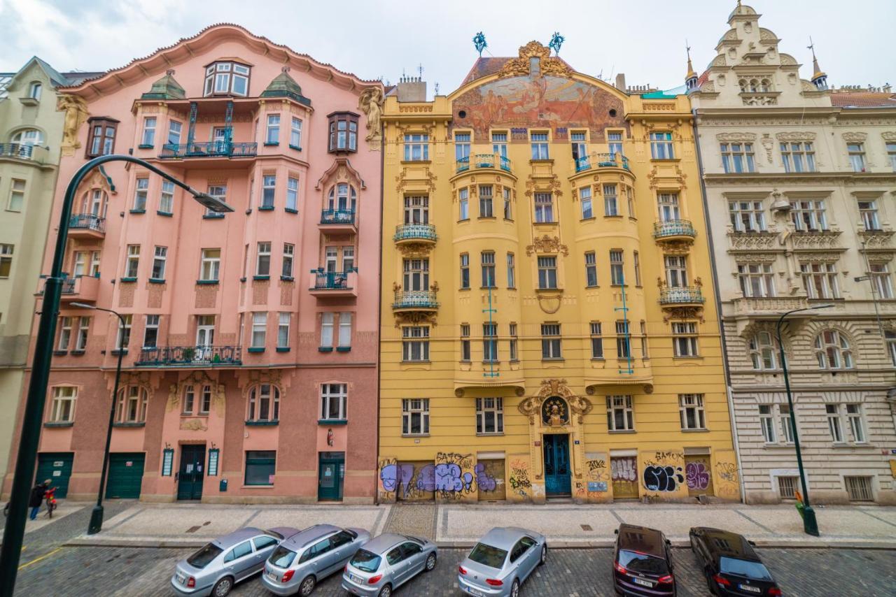 New Apartments Near Dancing House Praga Exterior foto